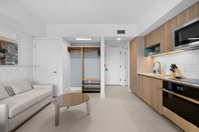 159 NE 6th St 3512, Miami, FL 33132