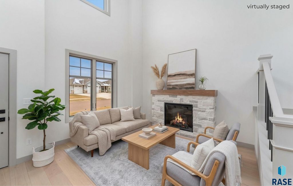 8611 W Shoreline Pl Place, Sioux Falls, SD 57107