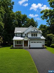 203 Pascack Road, Park Ridge, NJ 07656
