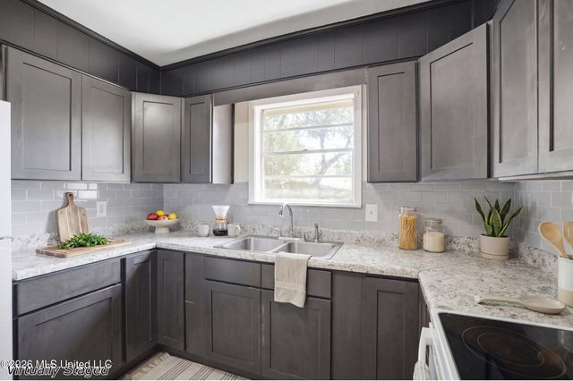 16205 Seville Court, Biloxi, MS 39532