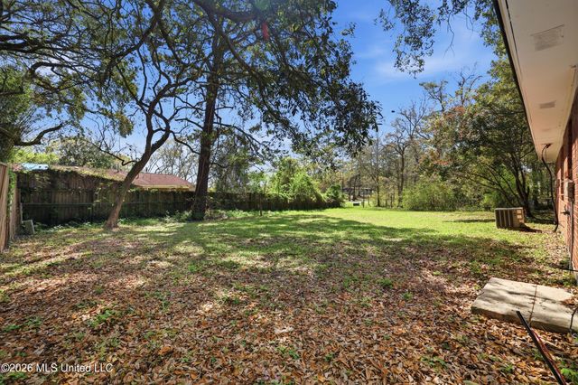 16205 Seville Court, Biloxi, MS 39532