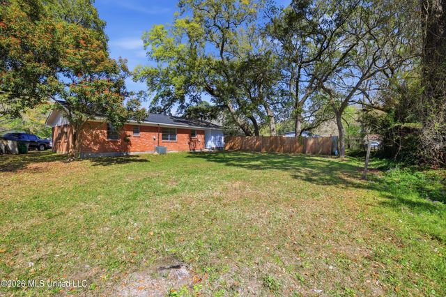 16205 Seville Court, Biloxi, MS 39532