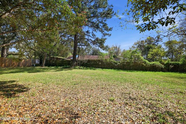 16205 Seville Court, Biloxi, MS 39532