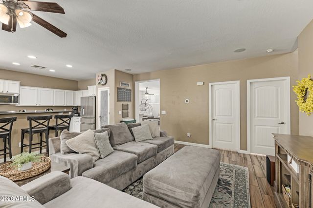 4730 S TWINLEAF Drive, Gilbert, AZ 85297