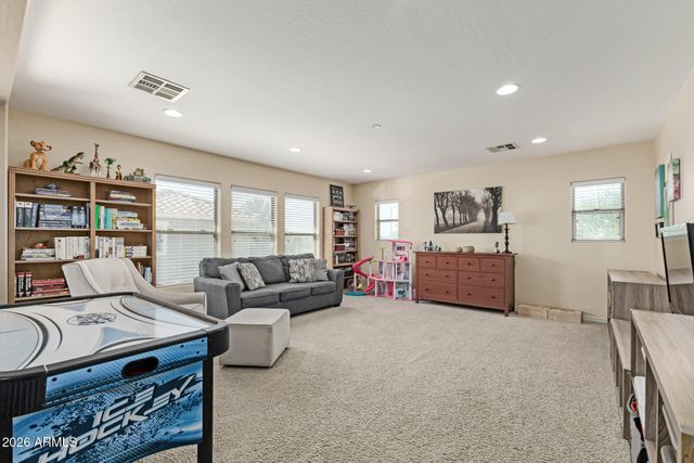 4730 S TWINLEAF Drive, Gilbert, AZ 85297