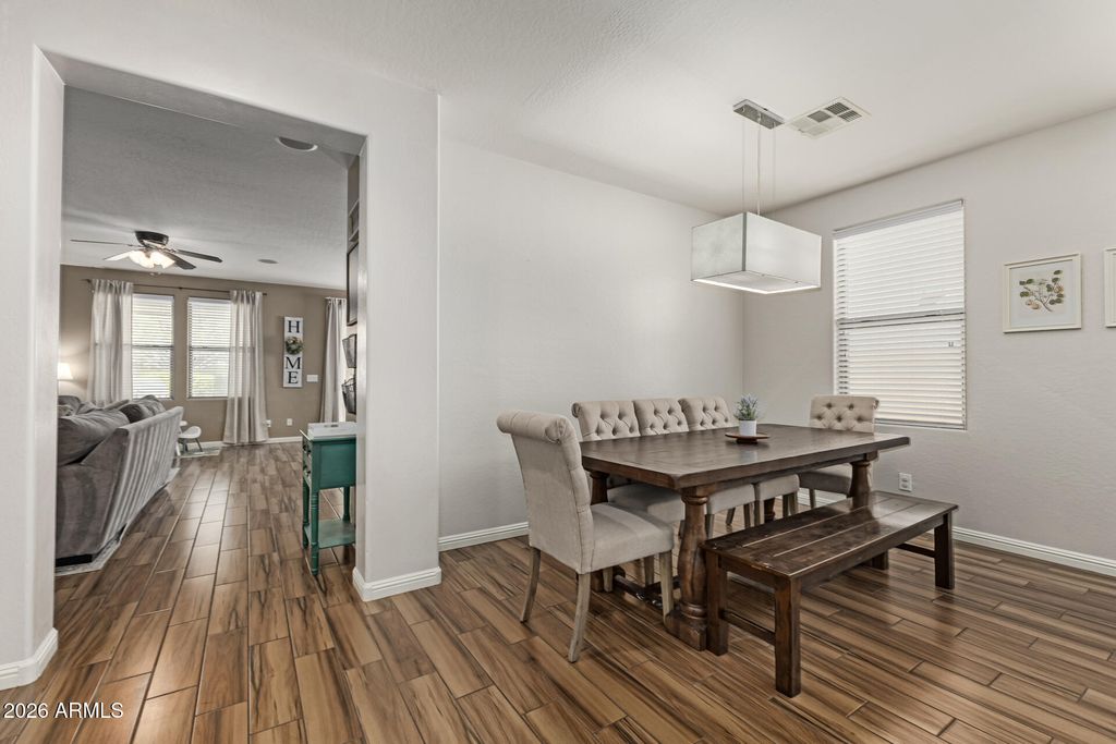 Image 10 of property listing at 4730 S TWINLEAF Drive, Gilbert, AZ 85297