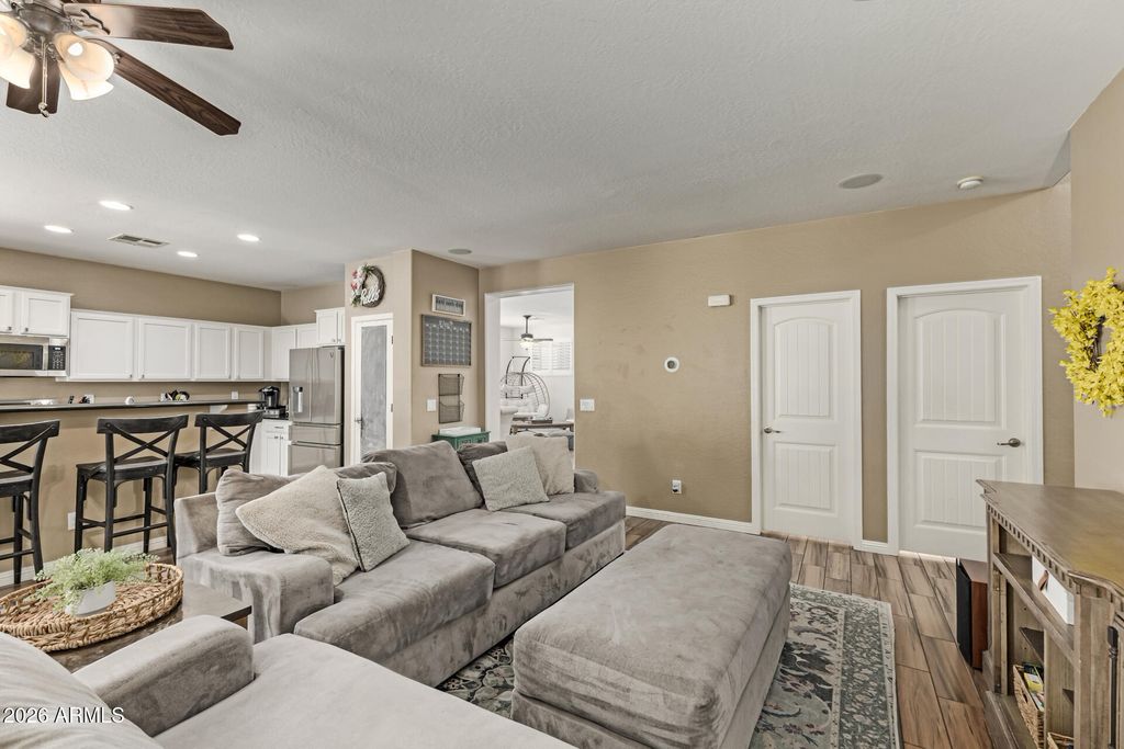 Image 15 of property listing at 4730 S TWINLEAF Drive, Gilbert, AZ 85297