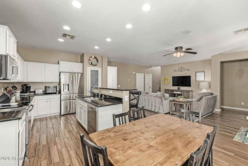 Image 18 of property listing at 4730 S TWINLEAF Drive, Gilbert, AZ 85297