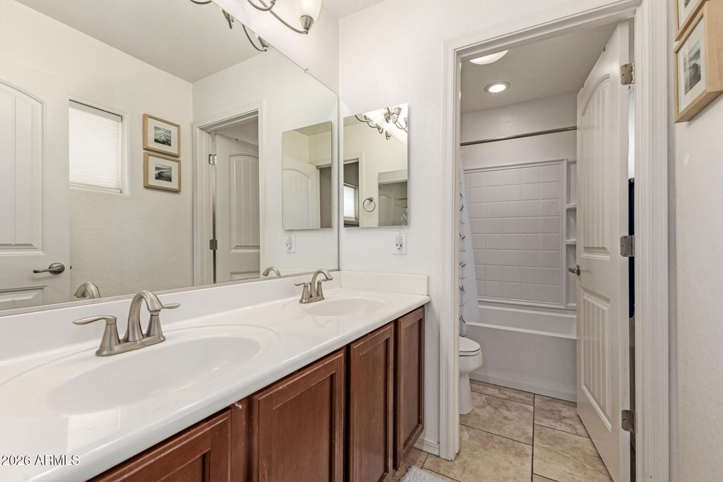 Image 41 of property listing at 4730 S TWINLEAF Drive, Gilbert, AZ 85297