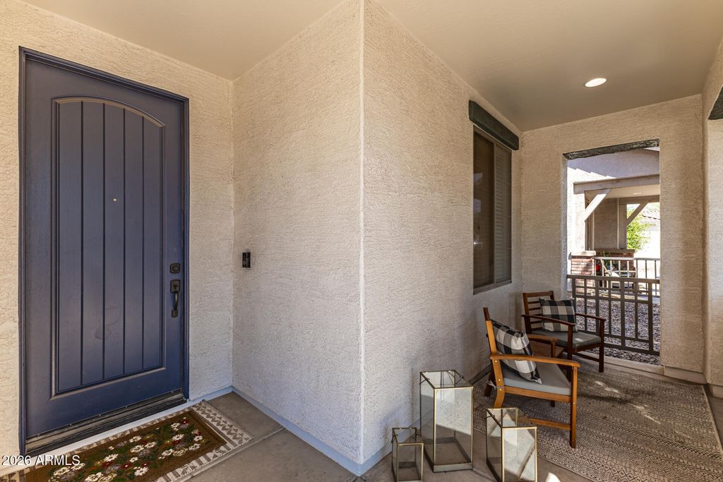 Image 5 of property listing at 4730 S TWINLEAF Drive, Gilbert, AZ 85297