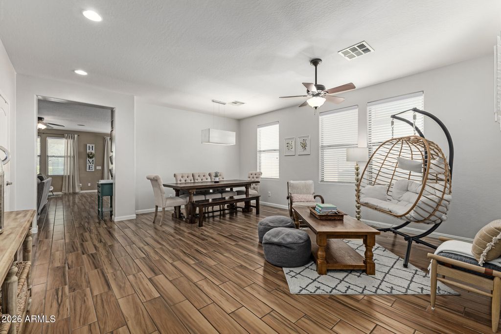 Image 7 of property listing at 4730 S TWINLEAF Drive, Gilbert, AZ 85297