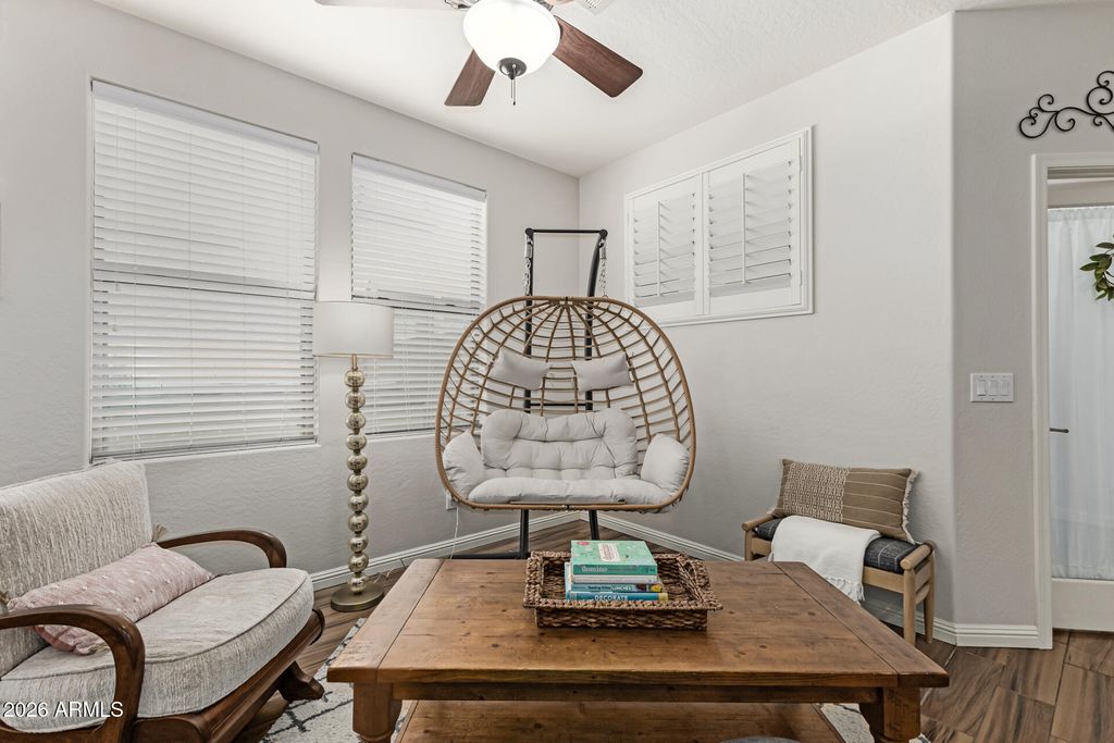 Image 8 of property listing at 4730 S TWINLEAF Drive, Gilbert, AZ 85297