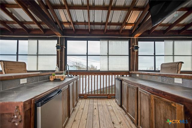 1067 N CR 307, Port Lavaca, TX 77979