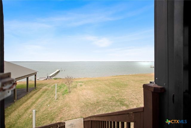 1067 N CR 307, Port Lavaca, TX 77979