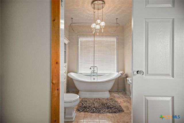 1067 N CR 307, Port Lavaca, TX 77979