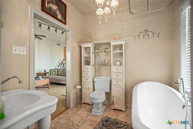 1067 N CR 307, Port Lavaca, TX 77979