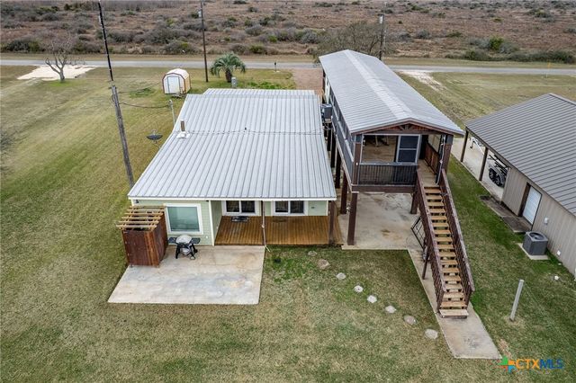 1067 N CR 307, Port Lavaca, TX 77979