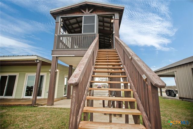 1067 N CR 307, Port Lavaca, TX 77979