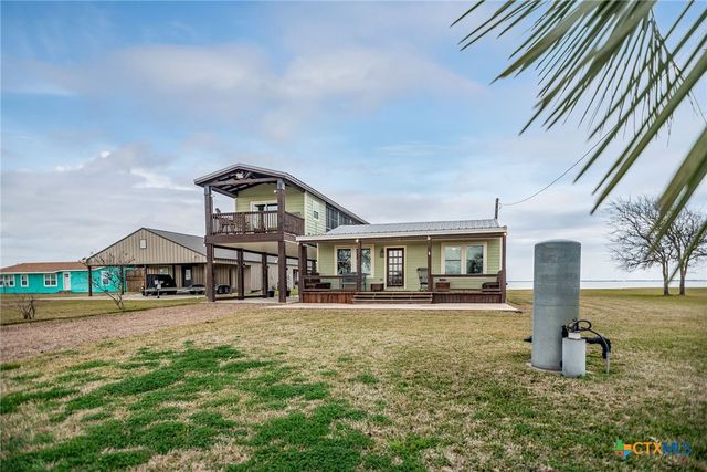 1067 N CR 307, Port Lavaca, TX 77979