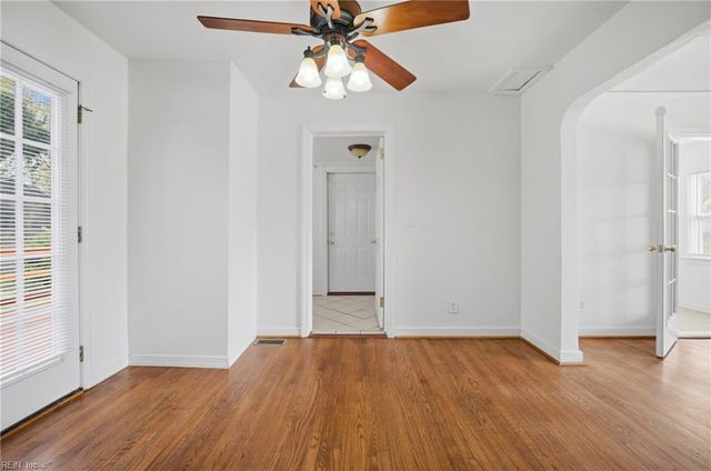 8119 Kenwood DR, Norfolk, VA 23518