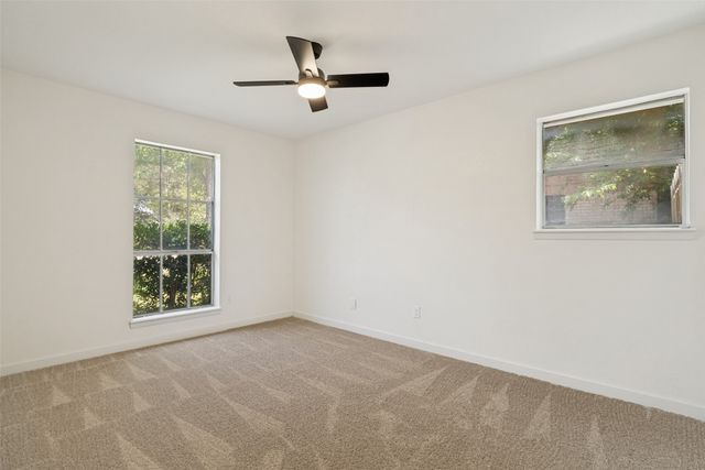 1907 Armstrong Street, Cleburne, TX 76033