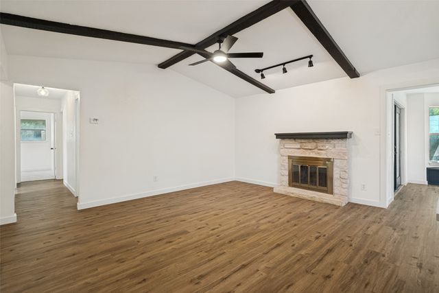1907 Armstrong Street, Cleburne, TX 76033