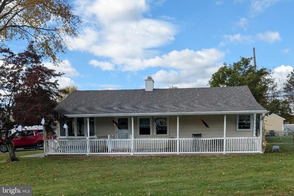 243 WYANDOTTE RD, Fairless Hills, PA 19030
