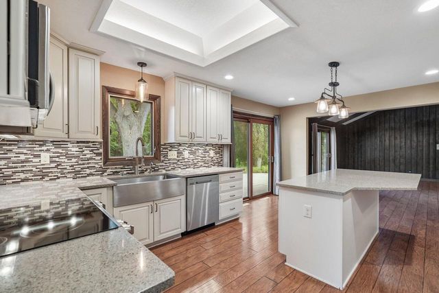 3665 Shadybrook PLACE, Brookfield, WI 53005
