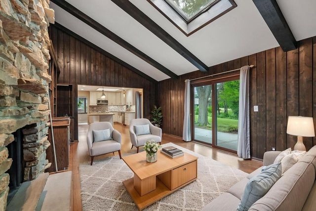 3665 Shadybrook PLACE, Brookfield, WI 53005