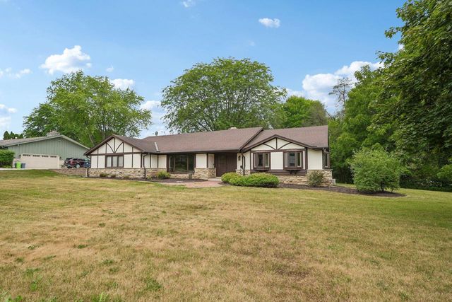 3665 Shadybrook PLACE, Brookfield, WI 53005