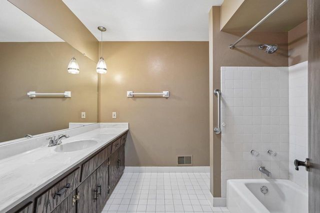 3665 Shadybrook PLACE, Brookfield, WI 53005