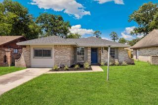 4442 Oak Shadows Drive, Houston, TX 77091