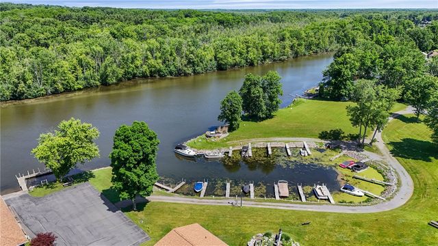369 Cameco Circle, Salina, NY 13090