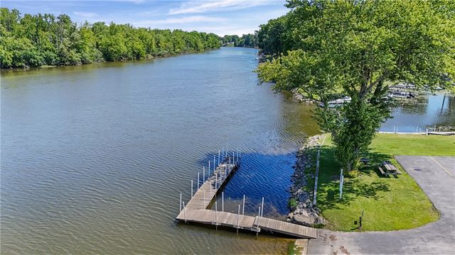 369 Cameco Circle, Salina, NY 13090