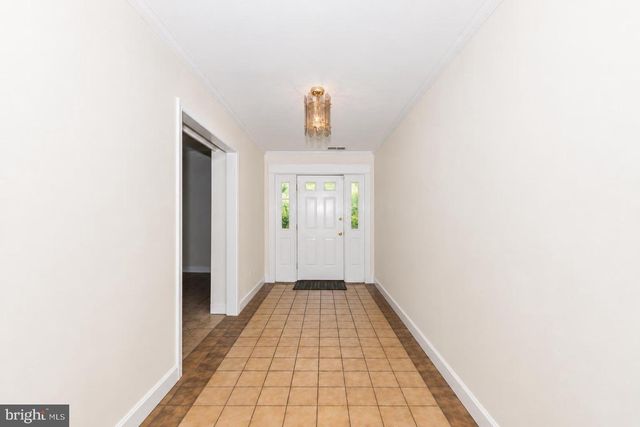 8953 GUE RD, Damascus, MD 20872