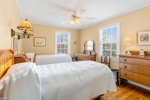 11829 Stuart Street, Grand Blanc, MI 48439