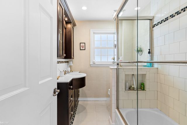 11829 Stuart Street, Grand Blanc, MI 48439