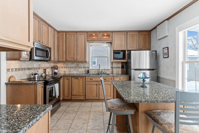 11829 Stuart Street, Grand Blanc, MI 48439