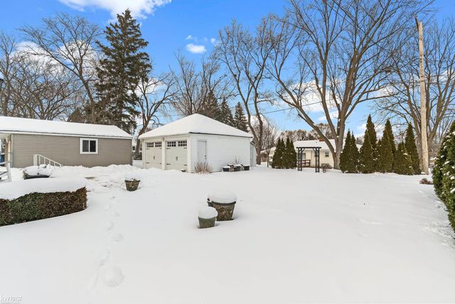 11829 Stuart Street, Grand Blanc, MI 48439