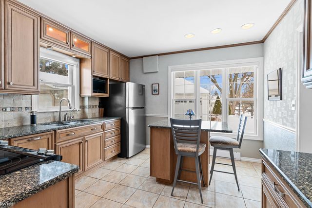 11829 Stuart Street, Grand Blanc, MI 48439