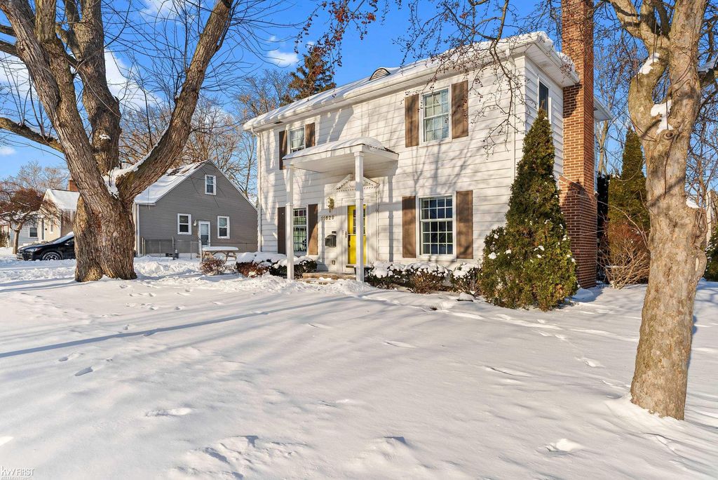 11829 Stuart Street, Grand Blanc, MI 48439