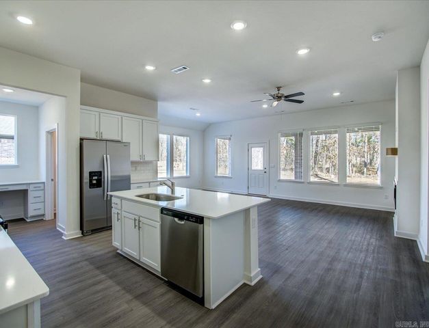 104 Mikah Drive, Maumelle, AR 72113