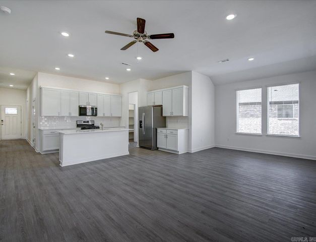 104 Mikah Drive, Maumelle, AR 72113