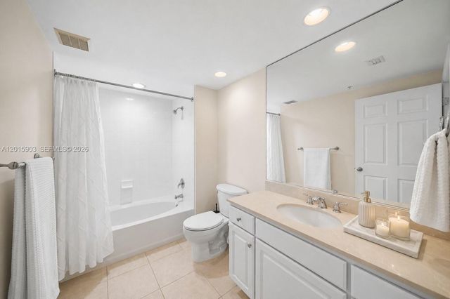 2000 N Bayshore Dr 1005, Miami, FL 33137