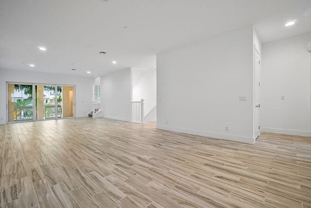4122 Faraday Way, Palm Beach Gardens, FL 33418