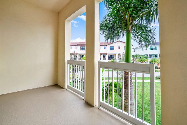 4122 Faraday Way, Palm Beach Gardens, FL 33418