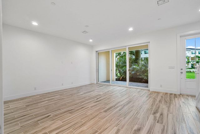 4122 Faraday Way, Palm Beach Gardens, FL 33418