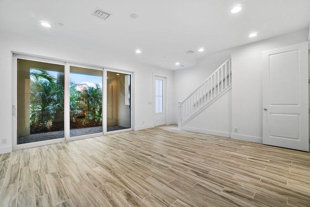 4122 Faraday Way, Palm Beach Gardens, FL 33418