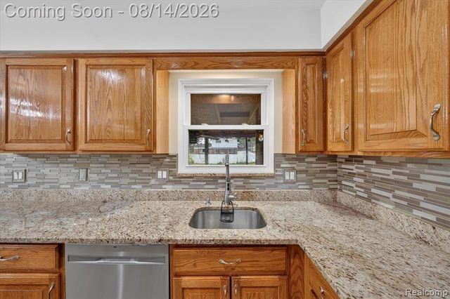 33124 Breckenridge Drive, Sterling Heights, MI 48310