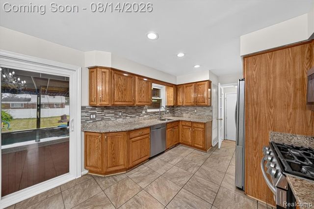 33124 Breckenridge Drive, Sterling Heights, MI 48310
